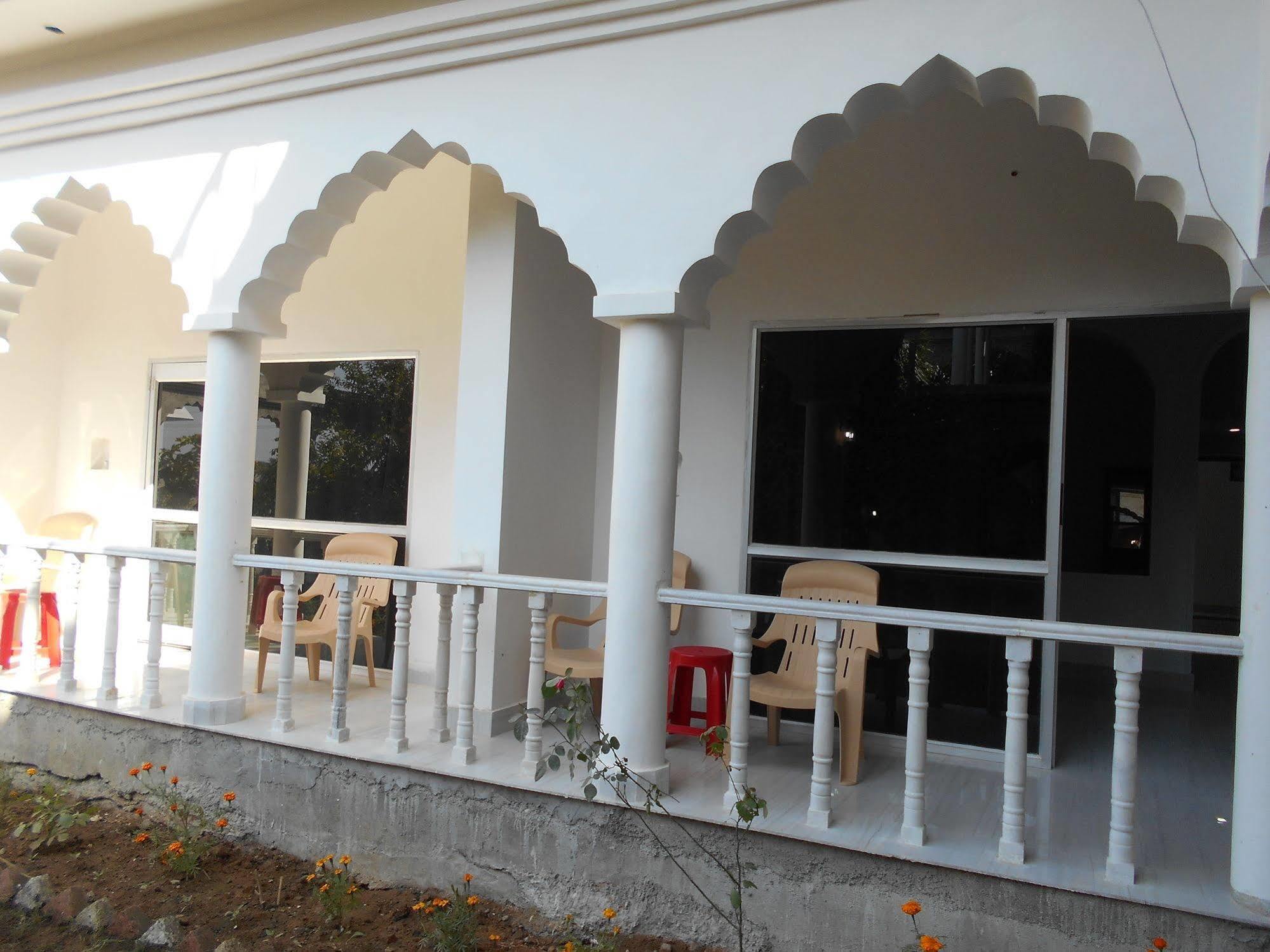 Hotel Isabel Palace Khajurāho Exterior foto